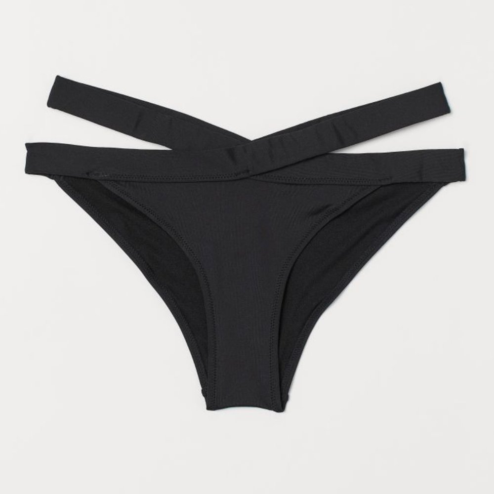 H&M Maillots De Bain Black Low Rise Cheeky Bikini Bottoms - Women's US 4